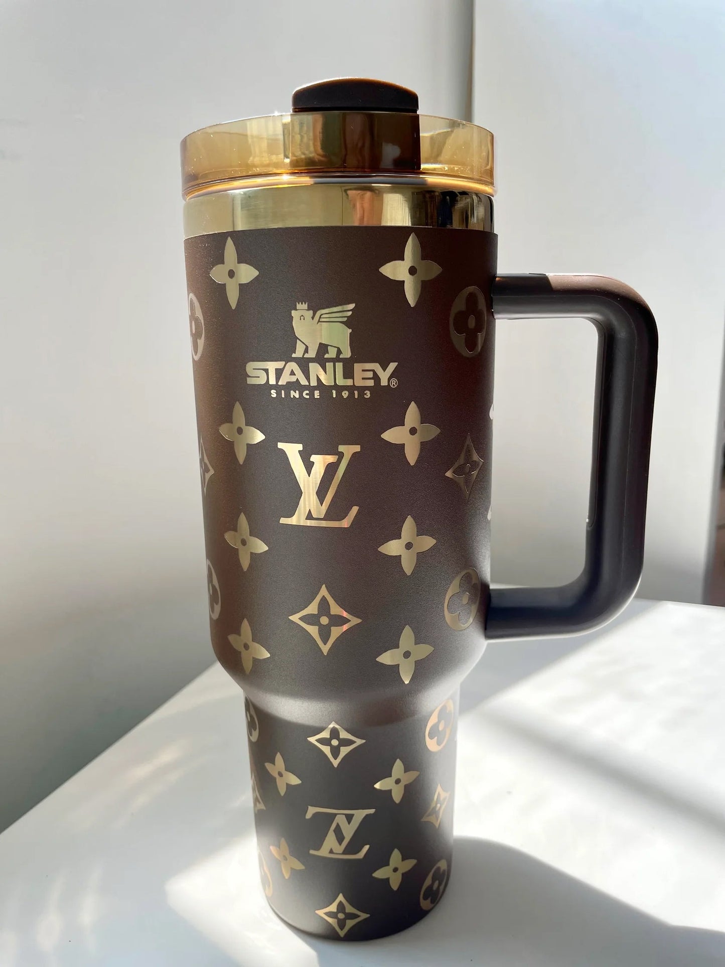 LV Holographic Thermos