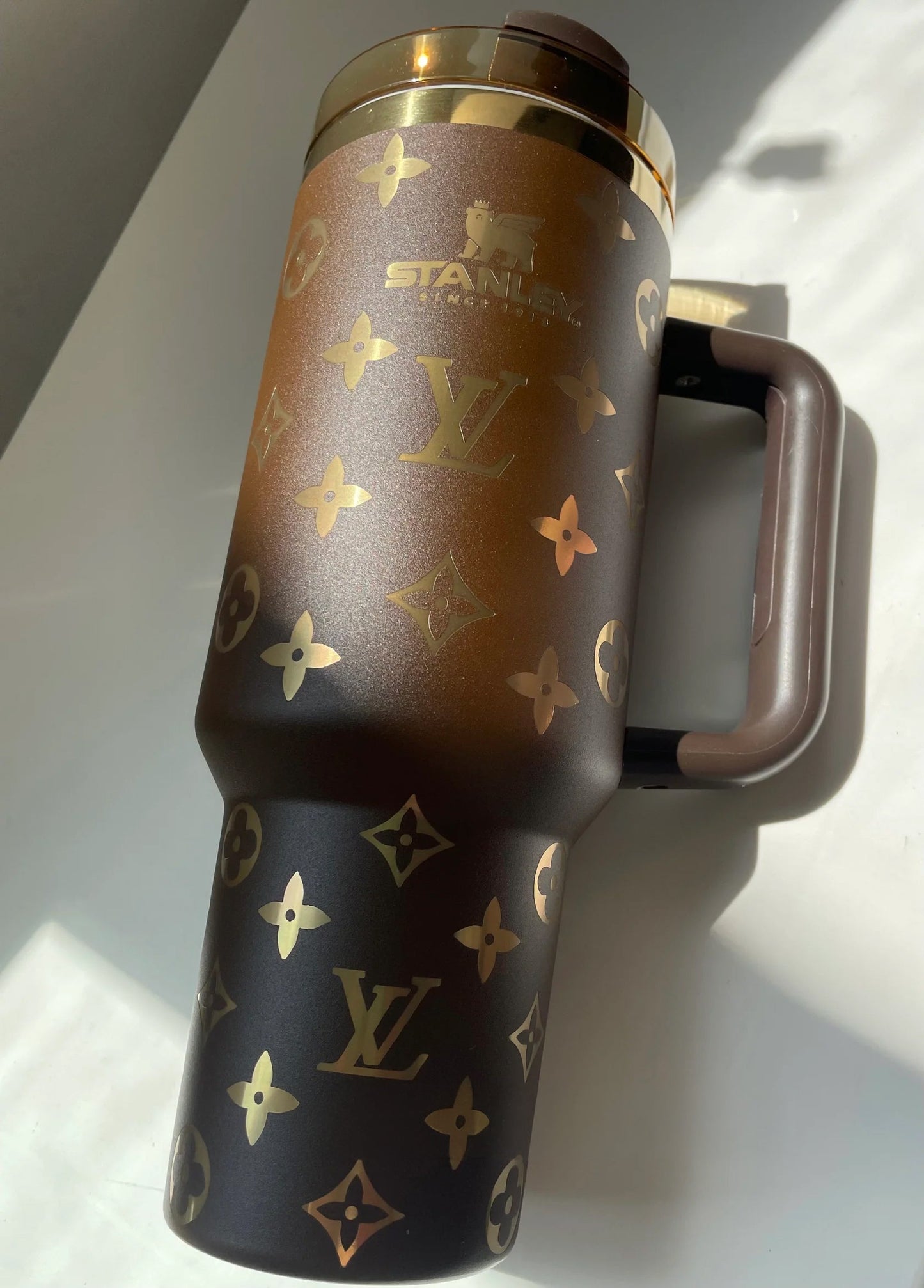 LV Holographic Thermos