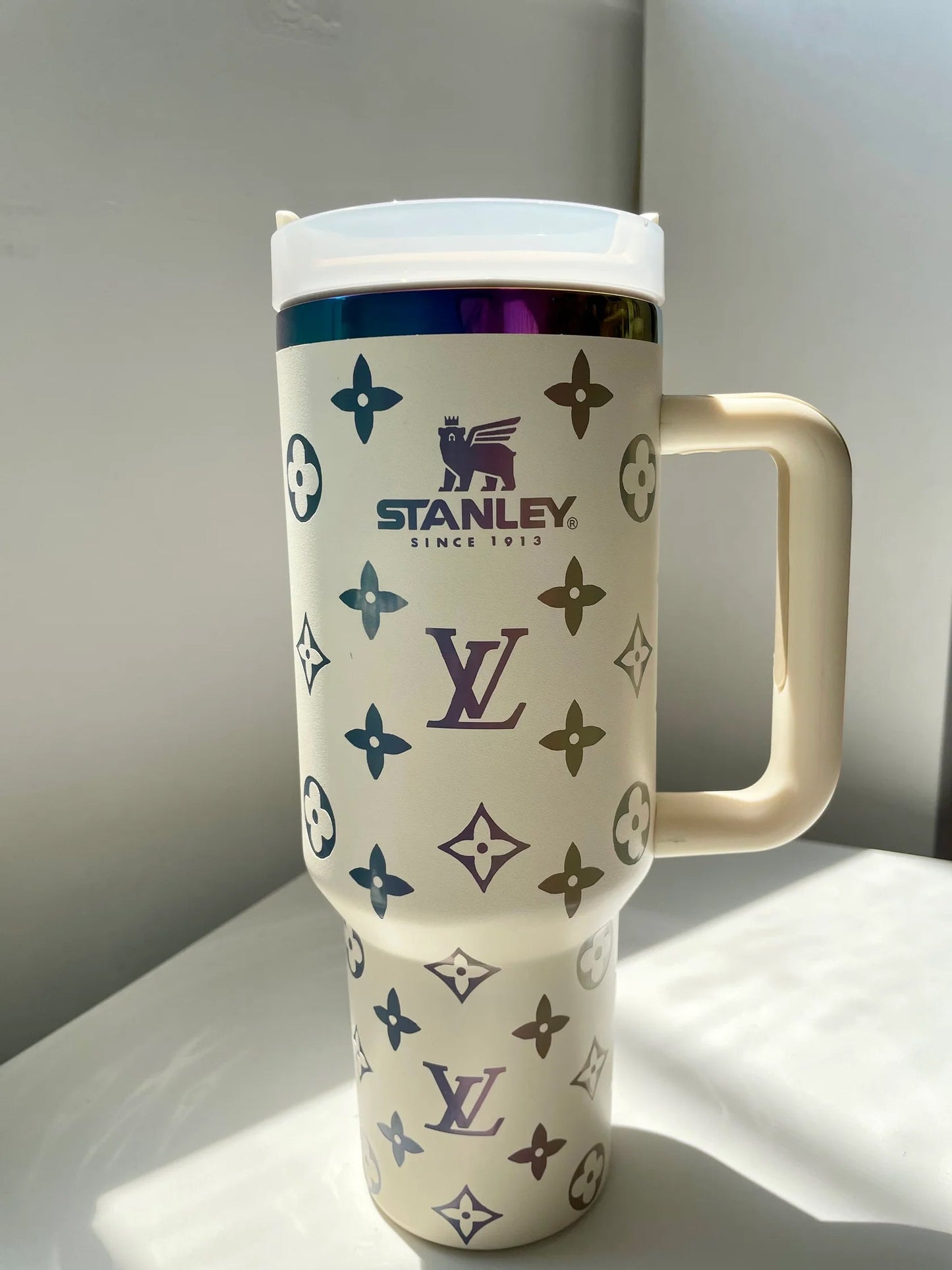 LV Holographic Thermos