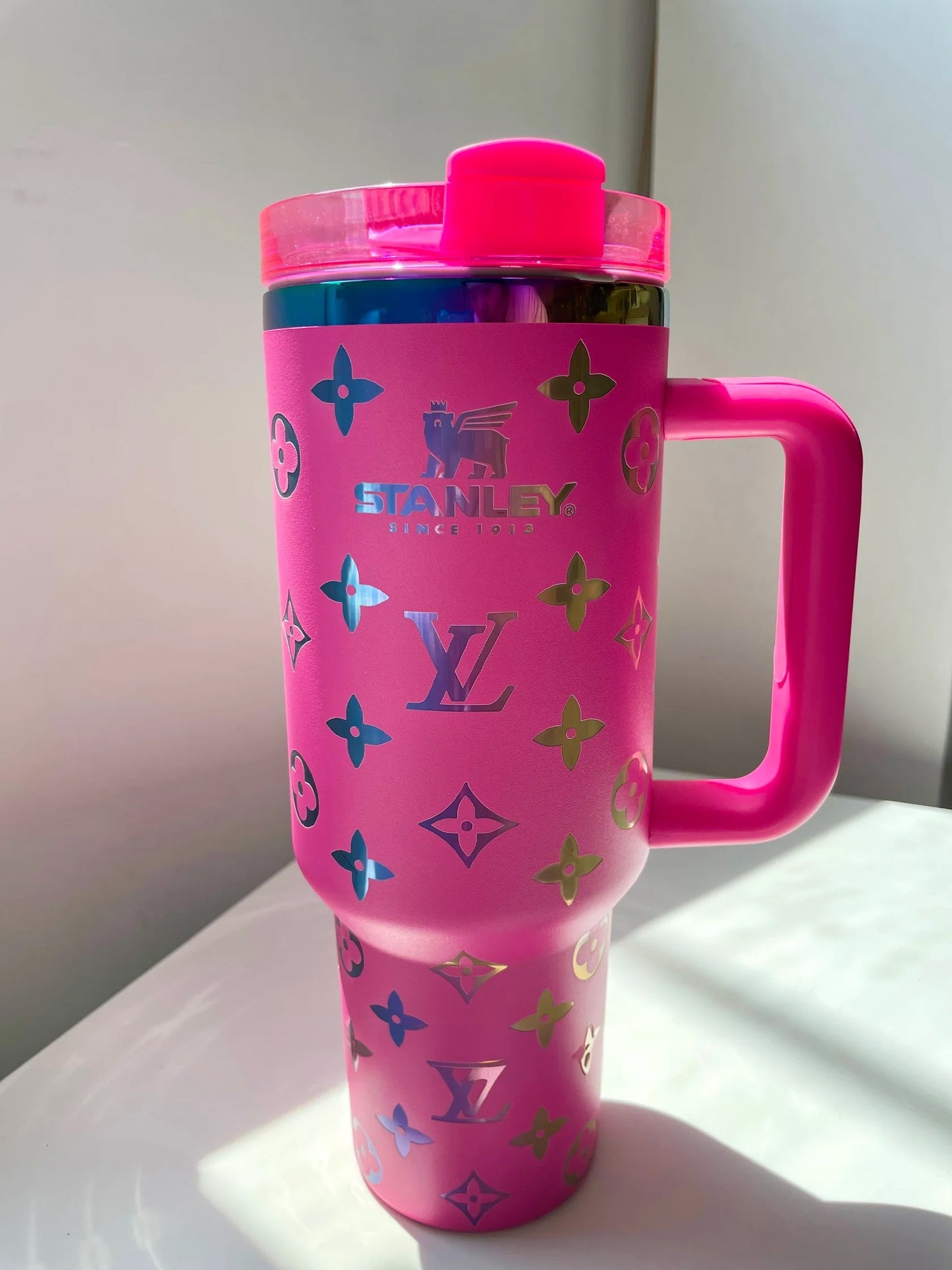 LV Holographic Thermos